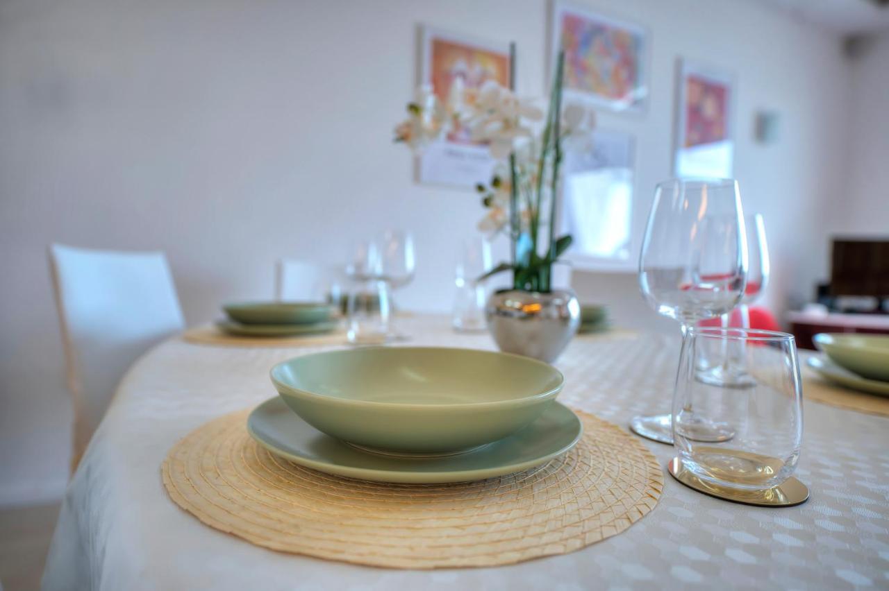 Bright And Spacious 3 Bedroom Apartment With Breathtaking Views - Goslm-5 Sliema Eksteriør bilde