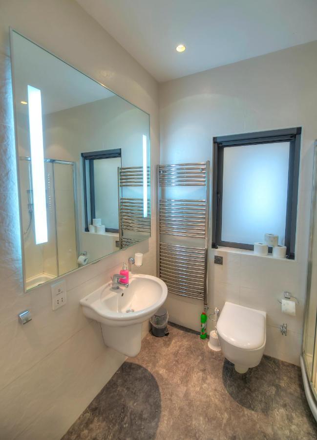 Bright And Spacious 3 Bedroom Apartment With Breathtaking Views - Goslm-5 Sliema Eksteriør bilde